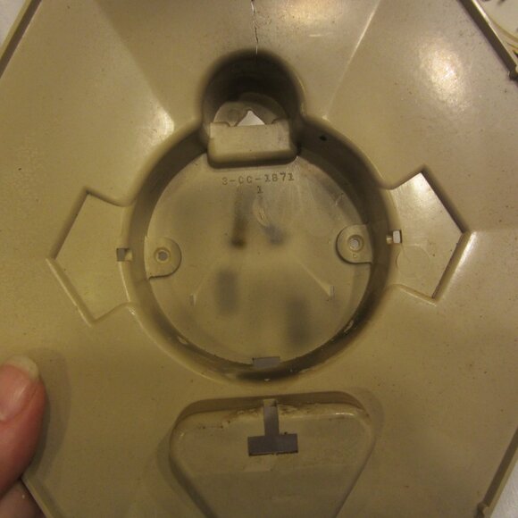 RETRO 70'S WALL CLOCK, METAL W/FAUX TILE PRINT, GE CLOCK - Picture 5 of 10